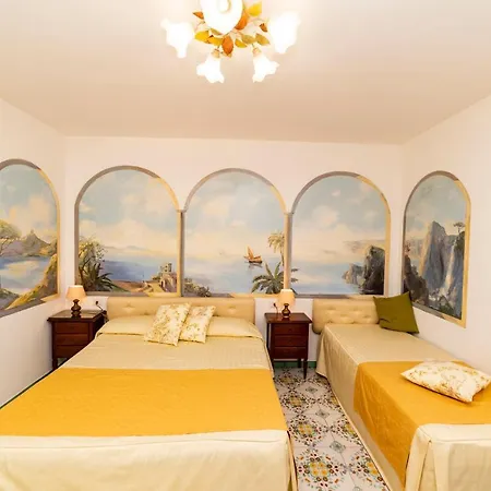 Casa Teresa Bed and Breakfast 4*