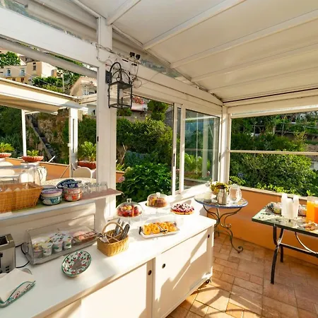 לינה וארוחת בוקר Casa Teresa 4*