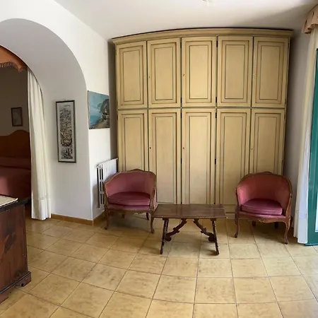 לינה וארוחת בוקר Casa Teresa